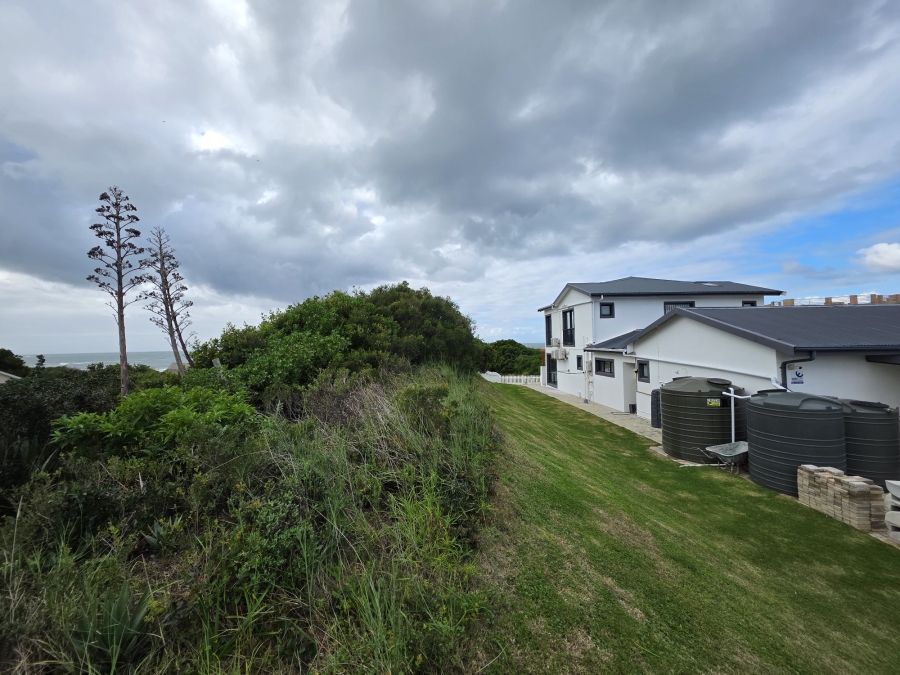 4 Bedroom Property for Sale in Paradise Beach Eastern Cape